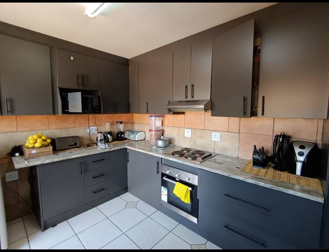 3 BEDROOM APARTMENT FOR SALE IN BRACKENDOWNS